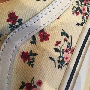 VANS: BRAND NEW Womens Size 8, Mens 6.5